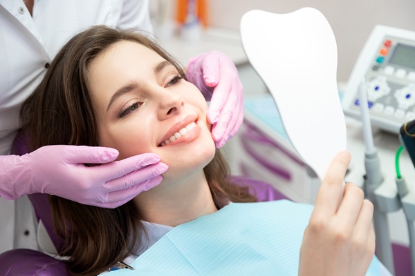 Reasons A Cosmetic Dentist Can Benefit Your Smile