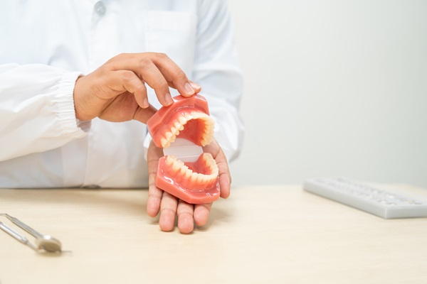 Five Important Tips For Maintaining Dentures